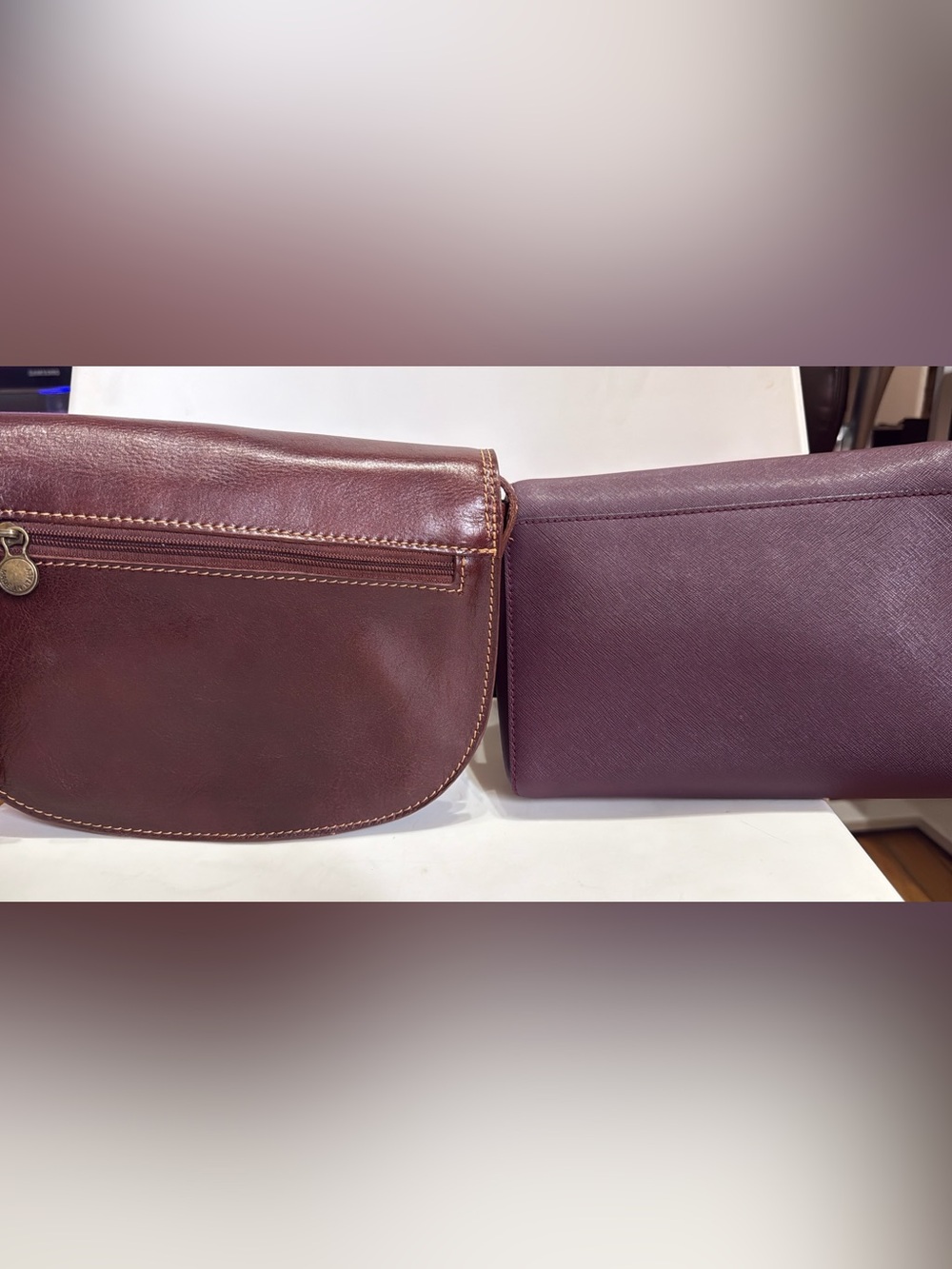 kate spade plum leather flap and Vera Pelle crossbody with gold logo set. - Picture 4 of 5